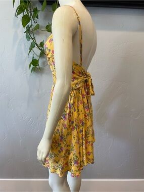New Lush Yellow Floral Backless Tie-Back romper/dress M